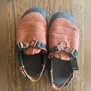 Bedrock Sandals Mountain Clogs - Leather Suede in the color Clay